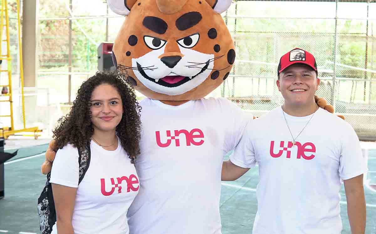 Alumnos y Jaguar UNE disfrutaron de la celebración