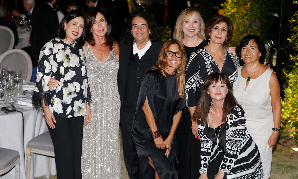 Gabriela Riveros, Diana Siller, Consuelo Sáizar, Sofía Segovia, Mónica Castellanos, Ethel Krauze, Raquel Guajardo y Gaby Cantú / Foto: Daniel Saldívar