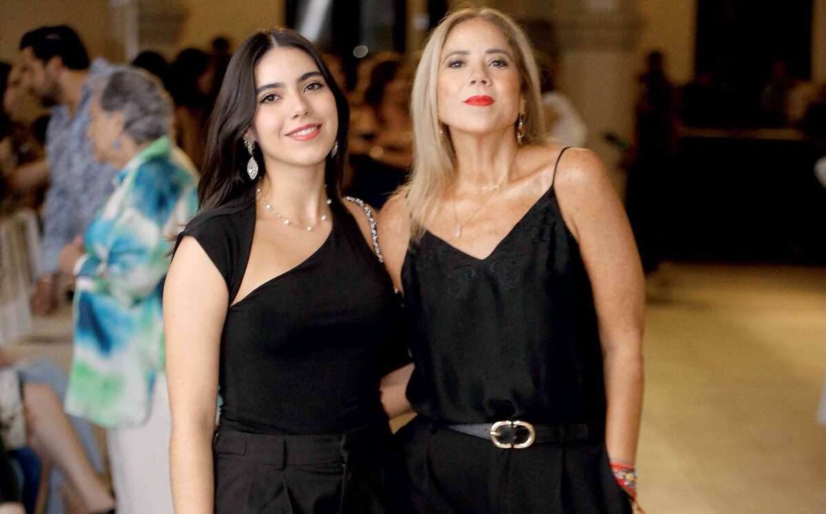 Daniela Castaño y Pao Altamirano