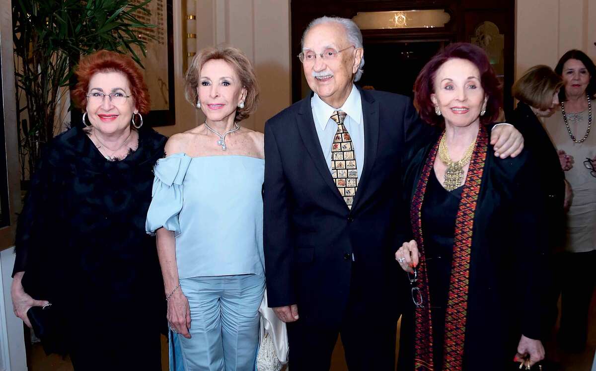 Emma Molina, Yolanda Santos, Rogelio Sada y Cecila Pérez de Sada