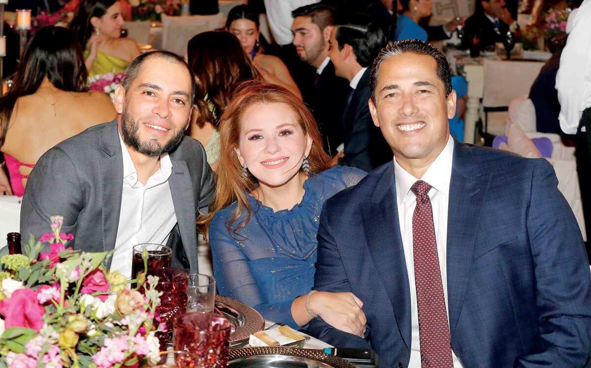 Juan Segura, Lily Pierce  y Orlando Loredo