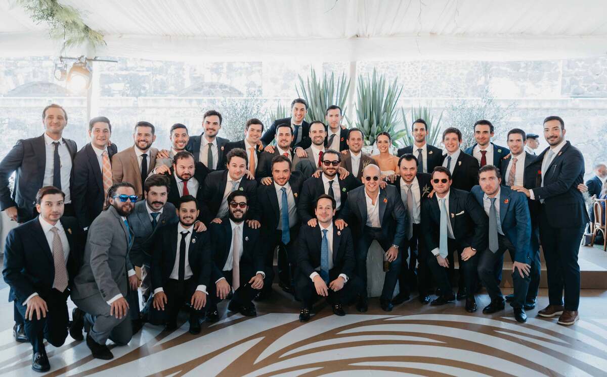 La pareja junto a sus mejores amigos