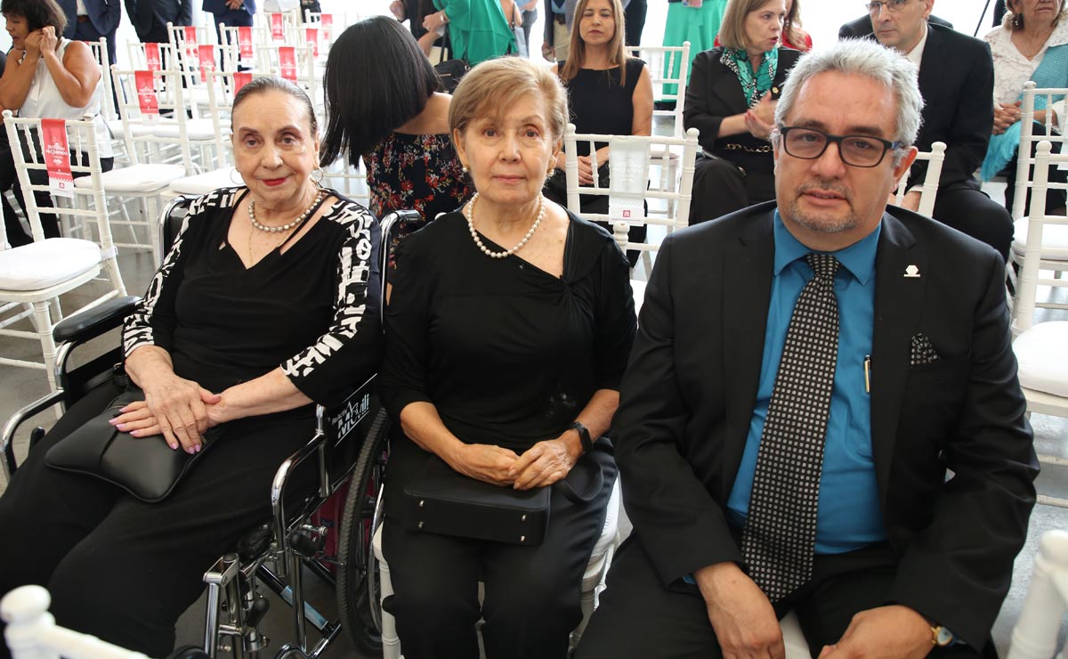 Lupita, Josefina y Roberto
