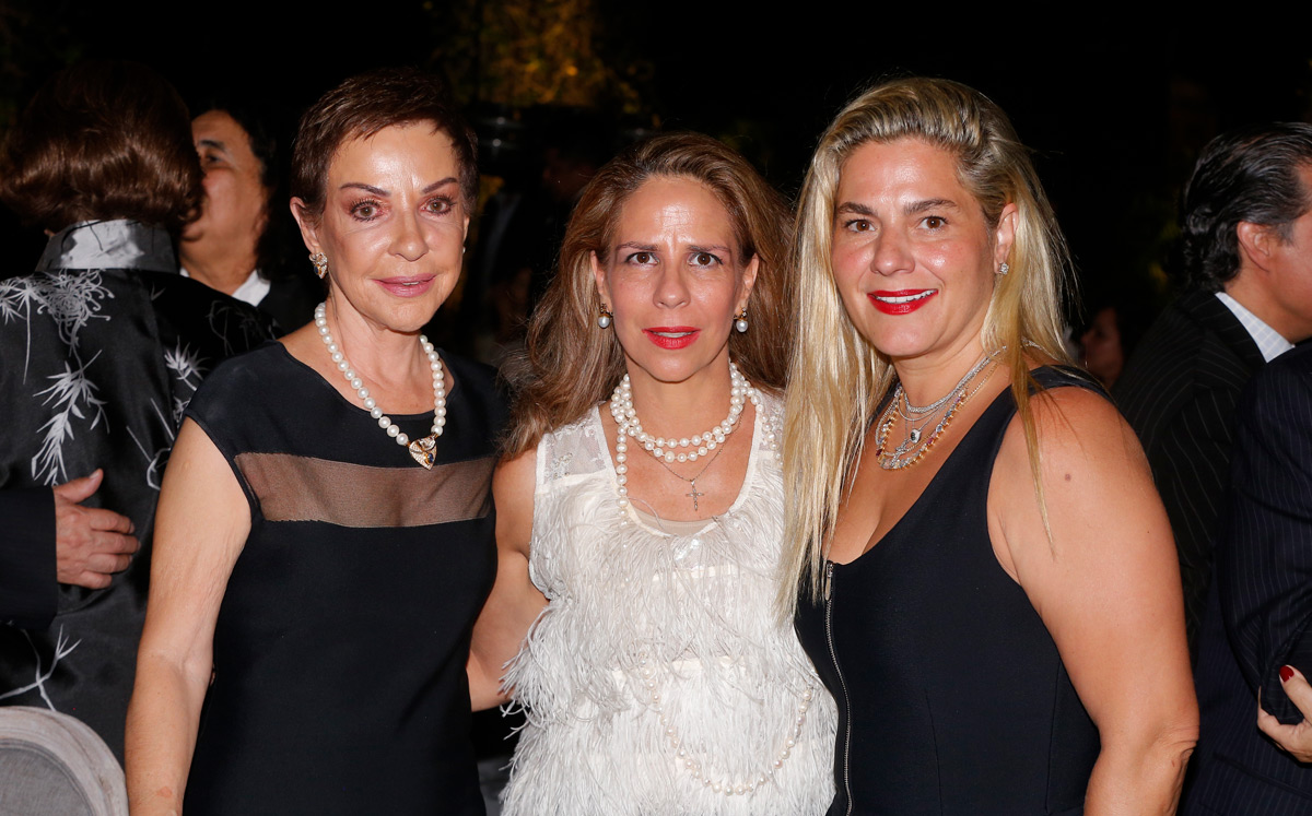 Marta Sahagún de Fox, Daniela Ostos y Liliana Sada / Foto: Daniel Saldívar