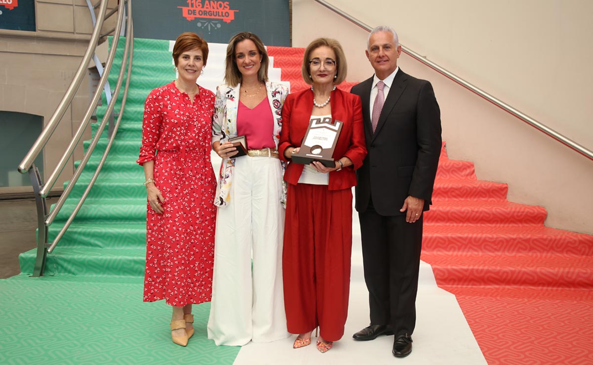 Selina, Carmen, Lucrecia y Román