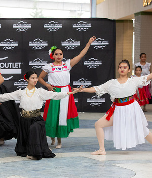 Celebran con orgullo las tradiciones y la cultura mexicana