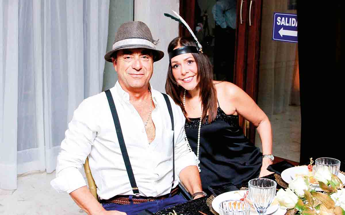 TONY MARÓN Y EUGENIA DE LA CUESTA llegaron con sus mejores outfits al festejo de Susana Manzur
