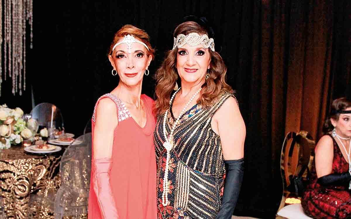 Asistentes del evento con sus mejores outfits