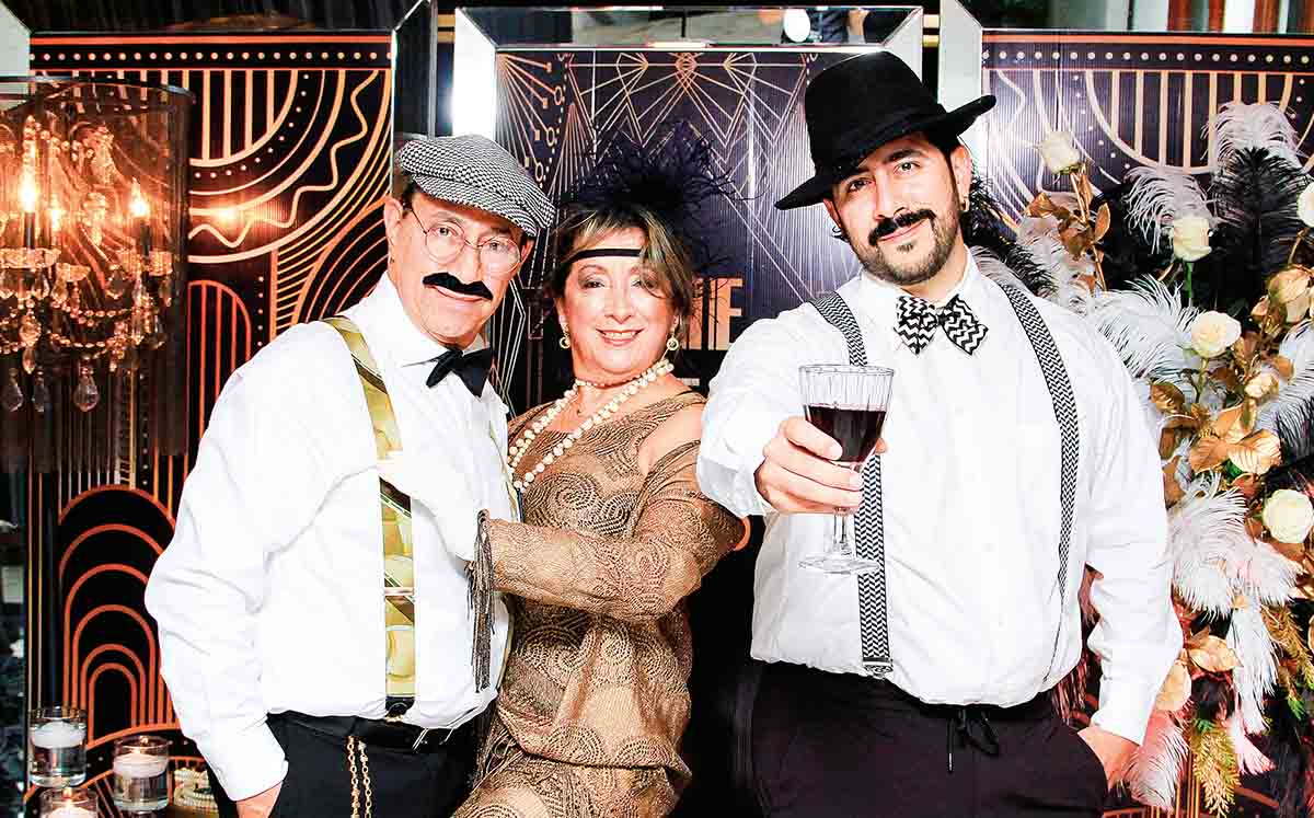 JUAN JUREIDINE, LETY ALMEIDA Y ANUAR JUREIDINE presentes en el Club Libanés