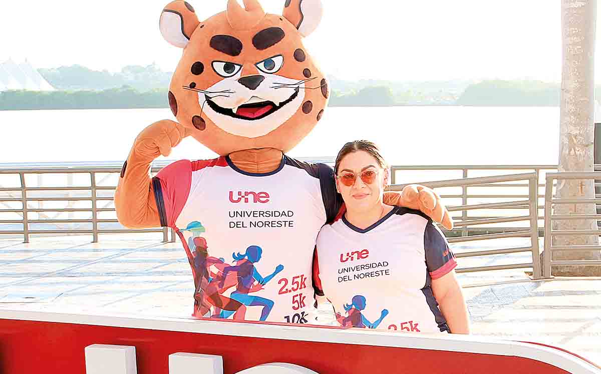 JAGUAR UNE Y ALICIA SIERRA en la octava edición de la Carrera Don Rodolfo Sandoval Álvarez