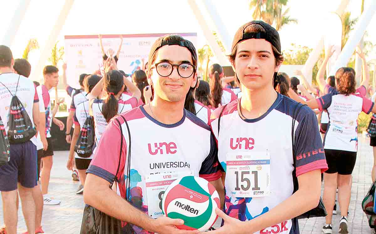DAVID IBARRA Y LUIS JIMÉNEZ presentes en la Carrera Don Rodolfo Sandoval Álvarez de la UNE