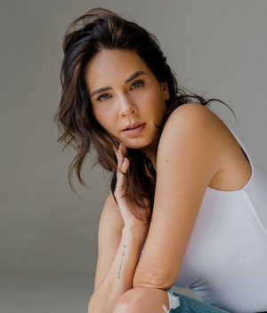 La actriz estrena la serie Pacto de Silencio, en Netflix, junto a Marimar Vega, Litzy, Chantal Andere, Kika Édgar y Camila Valero.