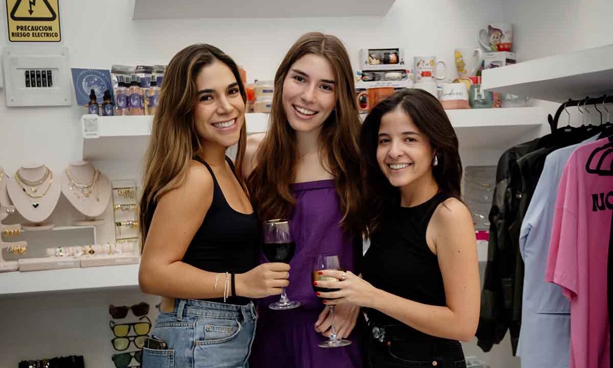 Renata Juárez, Begoña Santillana e Ivonne Lazcano (Foto: Vladimir Zayas @vladivarious)