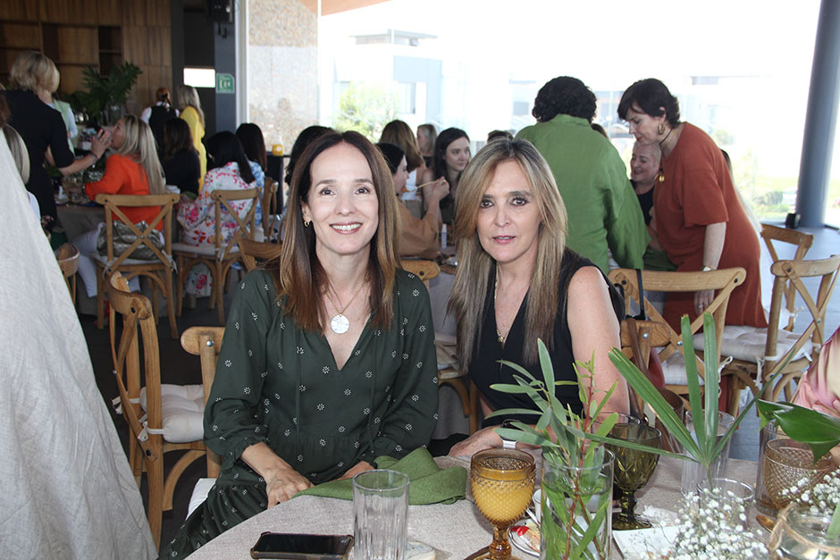 Ana Villagordoa y Maru Díaz del Castillo.