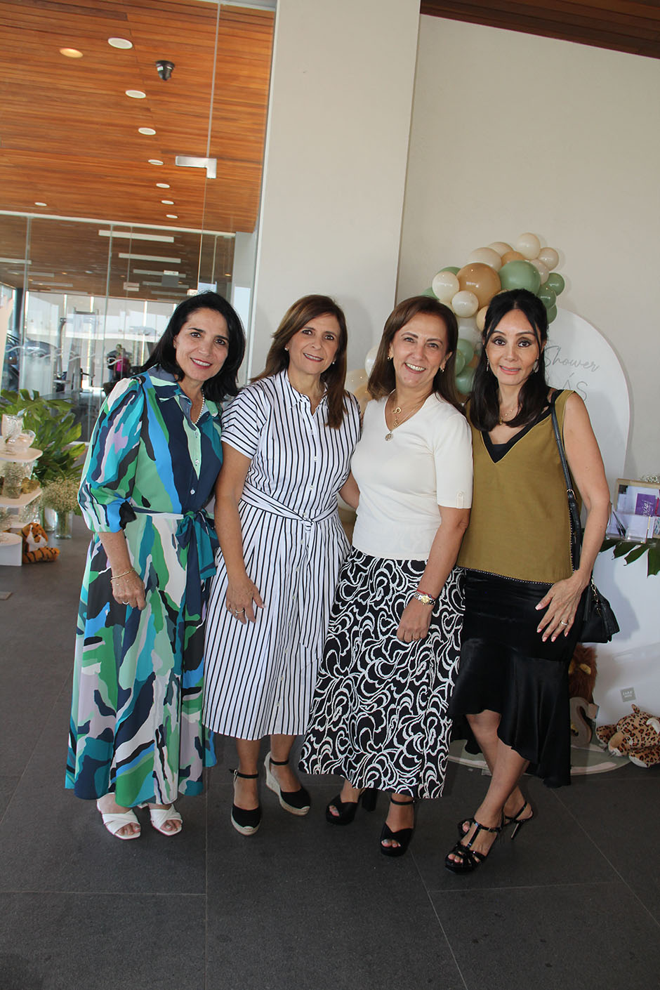 Tony O Farril, Mary Tere Urrea, Paty Ampudia y Lorena Tinajero.