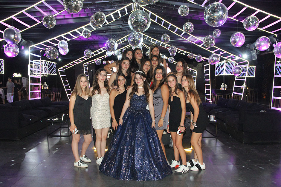 Z. Festejada y sus amigas