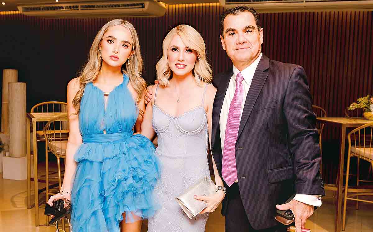 Asistentes del evento llegaron al Club Campestre Victoria con sus mejores outfits