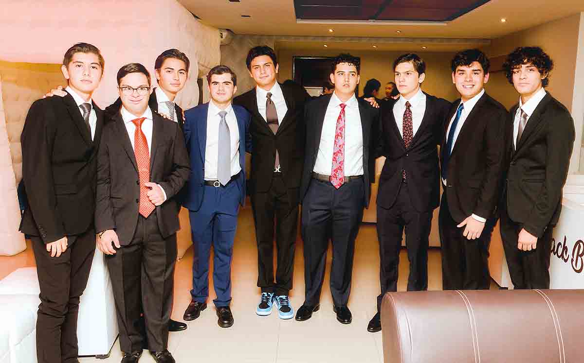 SANTIAGO NÚÑEZ, CHECO GARCÍA, LUIS ARTURO NÚÑEZ, EDUARDO GÓMEZ, MAURICIO GONZÁLEZ, PEDRO PABLO SOBERÓN,  DIEGO GARCÍA, SANTIAGO SALINAS Y MARCELO GARC