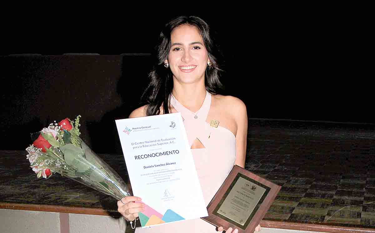DANIELA SÁNCHEZ no puede contener la sonrisa con su reconocimiento