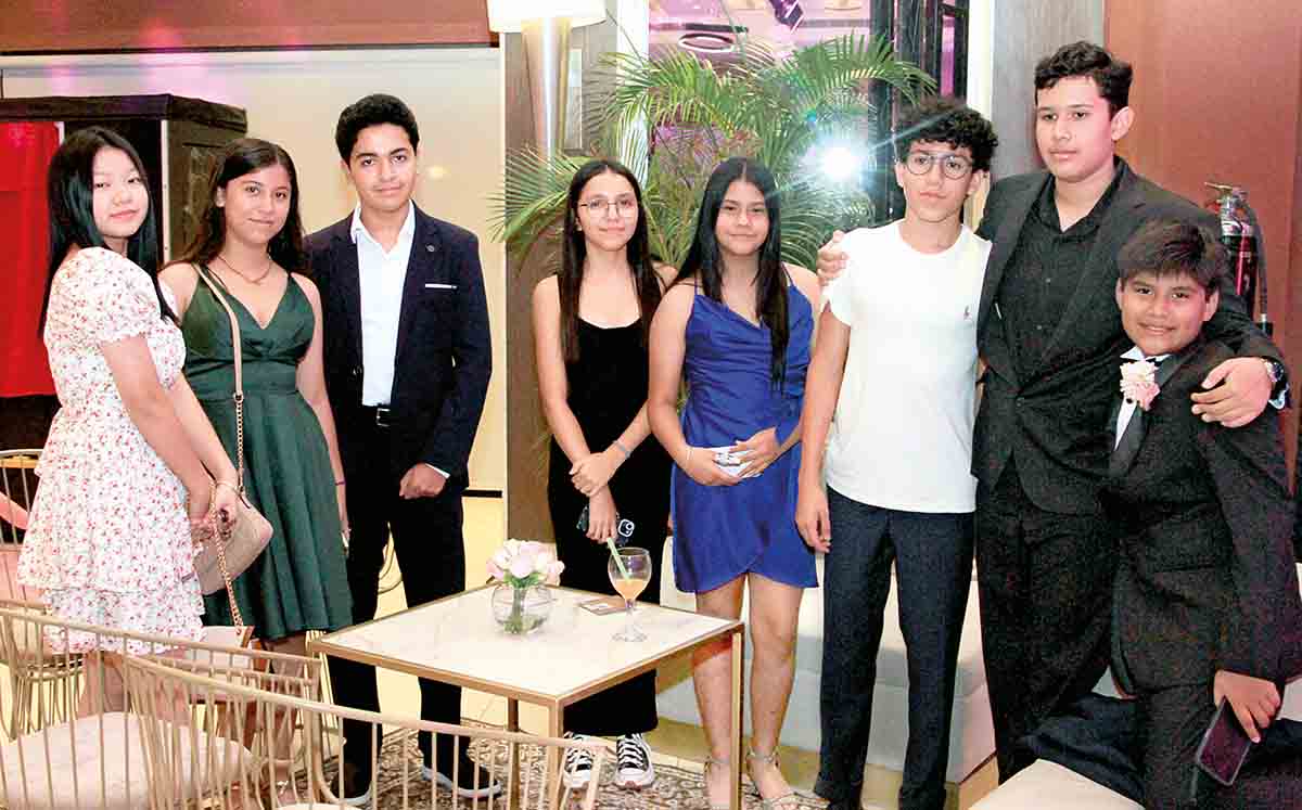 ROXANA PAN, SOFÍA ROSAS, YERIK CUAN, RENATA ROSAS, DANIELA BARRAGÁN, ISAAC ROSAS, ROBERTO LEYVA E IKER PÉREZ presentes en el Depo