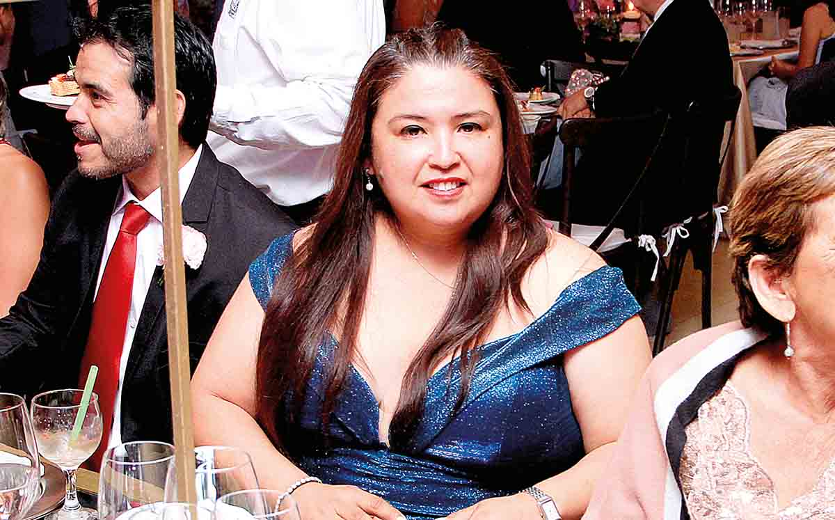 KARLA RIVERA presente en el Deportivo Español para los XV años de Maryfer Pérez