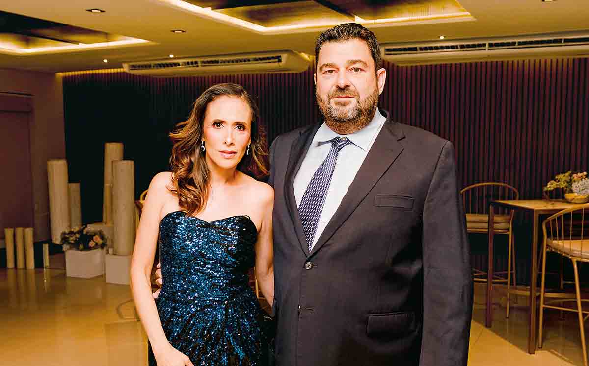 BERTHA DE MANZUR Y RICARDO MANZUR felices de presenciar el Baile de Debutantes en Ciudad Victoria