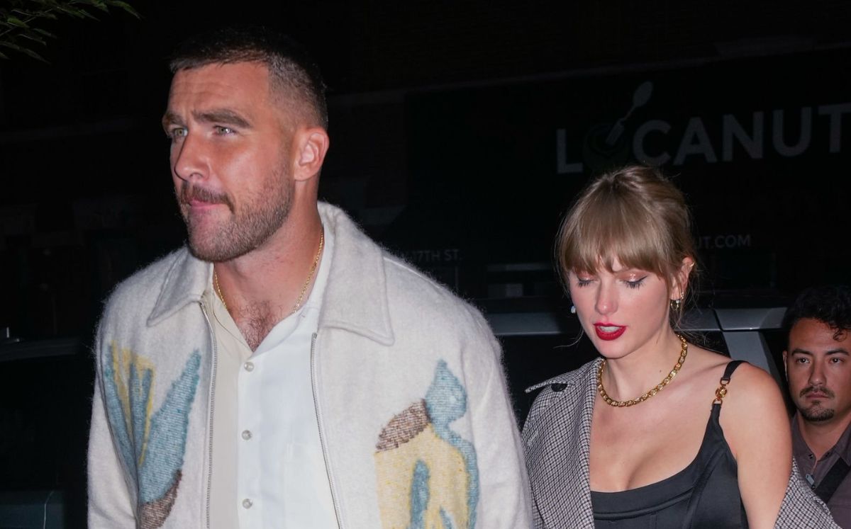 Taylor Swift y Travis Kelce confirman su relación en fiesta de SNL (Foto: Instagram)