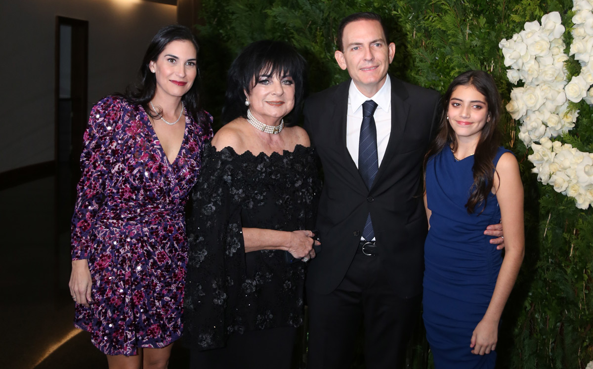 Cristina González de Assad, Emely Canavati de Assad, Daniel Assad y Cristina Assad / Foto: Roberto Alvarado