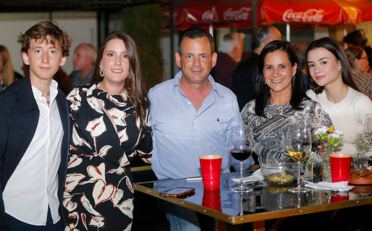 Diego González, Daniela González, Carlos Méndez, Verónica Aguilar y Valeria Méndez / Foto: Daniel Saldívar
