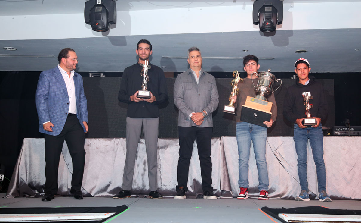 Edmundo, Jorge, Mario y Pavel