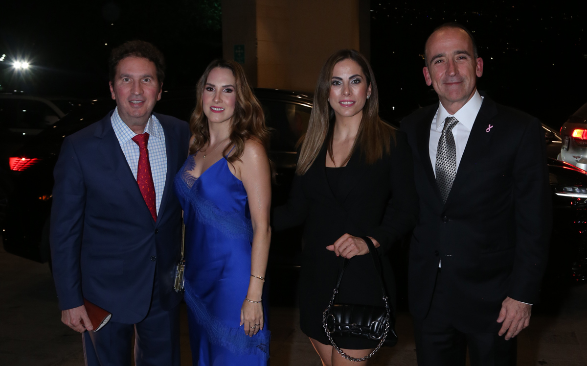 Fernando González, Lorena De la Garza de González, Mayela Gayol y Ernesto López / Foto: Roberto Alvarado
