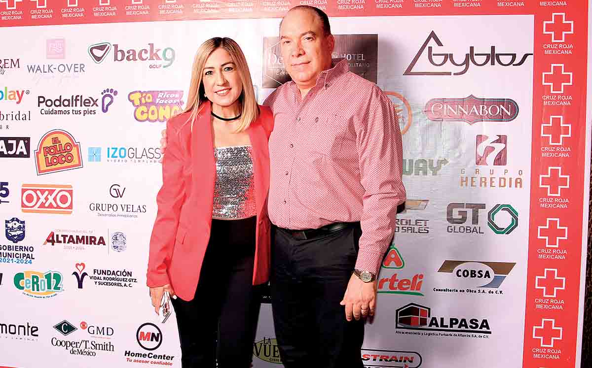 SANDRA ALVARADO Y EDUARDO MANZUR estuvieron presentes en la noche retro de Byblos