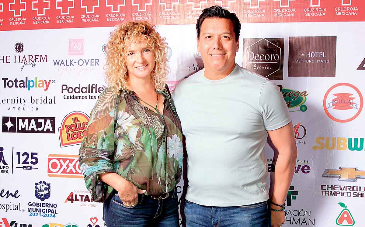 MARÍA ADRIANA GÓMEZ Y JUAN GARCÍA nos regalaron sus mejores sonrisas en esta noche con causa