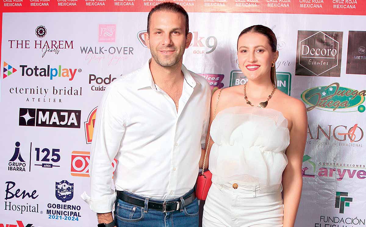 MON MARON E IVONNE GARCÍA presentes en la noche retro de la Cruz Roja