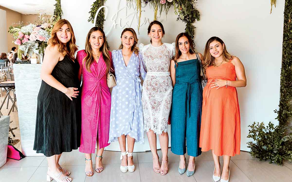 KAREN DE LOS REYES, KAREN DE LARRAGAÑA, MARA DE BELLO, ANA SALAZAR, LAURA DE BOLADO Y CHANTAL DE GONZÁLEZ disfrutaron de la despedida de Ana