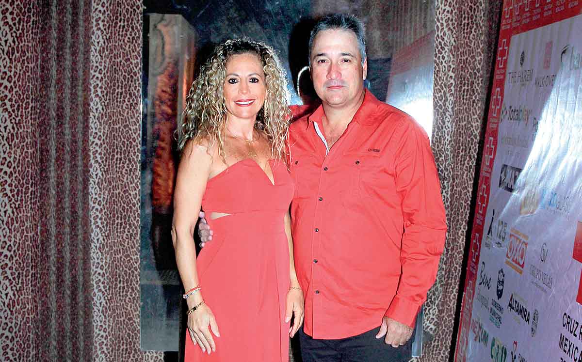 MARILÚ CEJA Y EDUARDO LACAVEX los mejores anfitriones de la noche