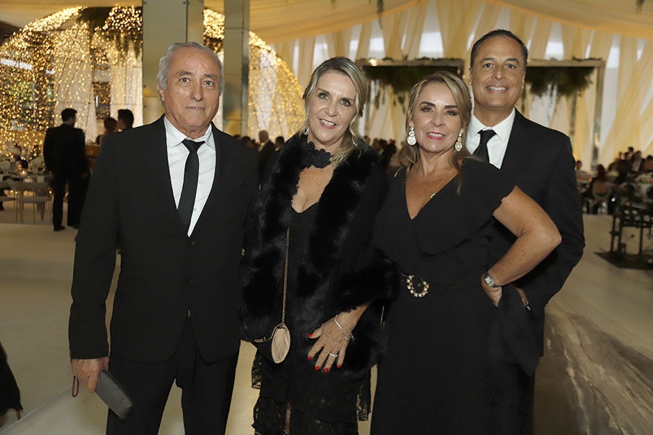 Víctor Uribe,  Ana Rosa González, Luli González y Carlos López