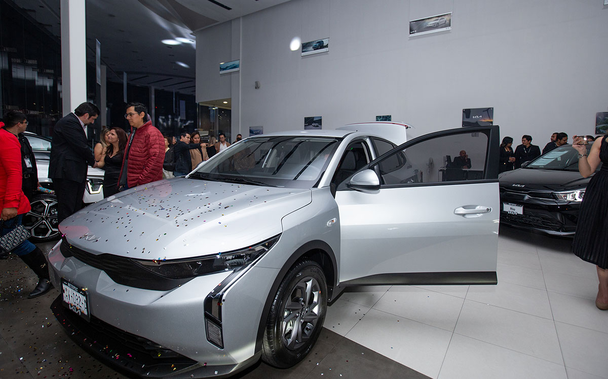 Entregan primera unidad de KIA K3