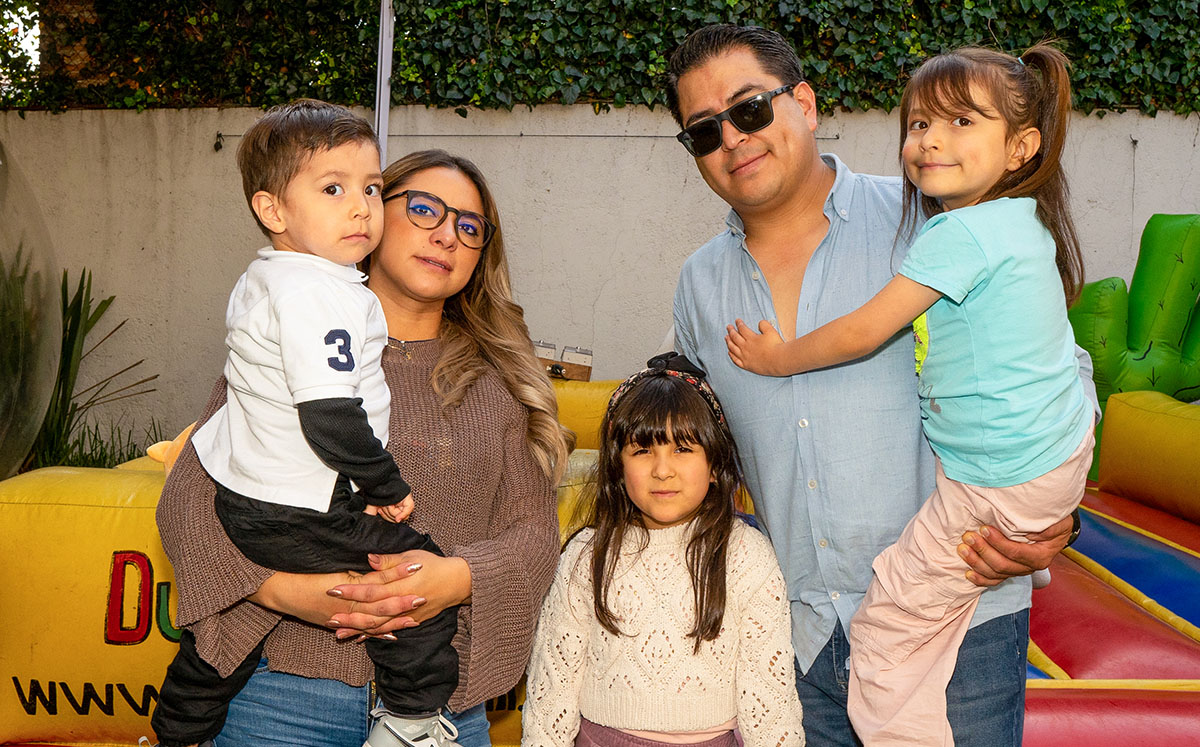 Isabel Dionisio, Jorge Palomares, Cecy Palomares, Pera Palomares y Jorge Palomares