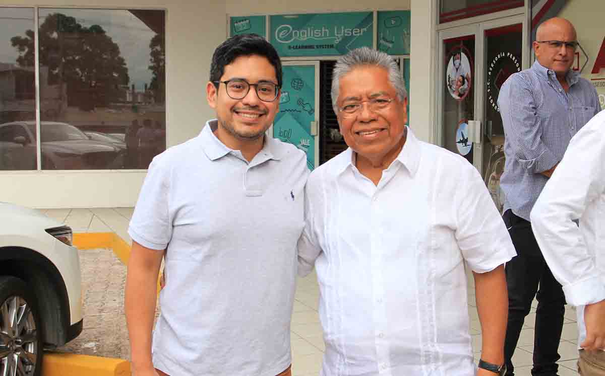 Familia López Castillo orgullosa de abrir una nueva suscursal en Plaza Inn