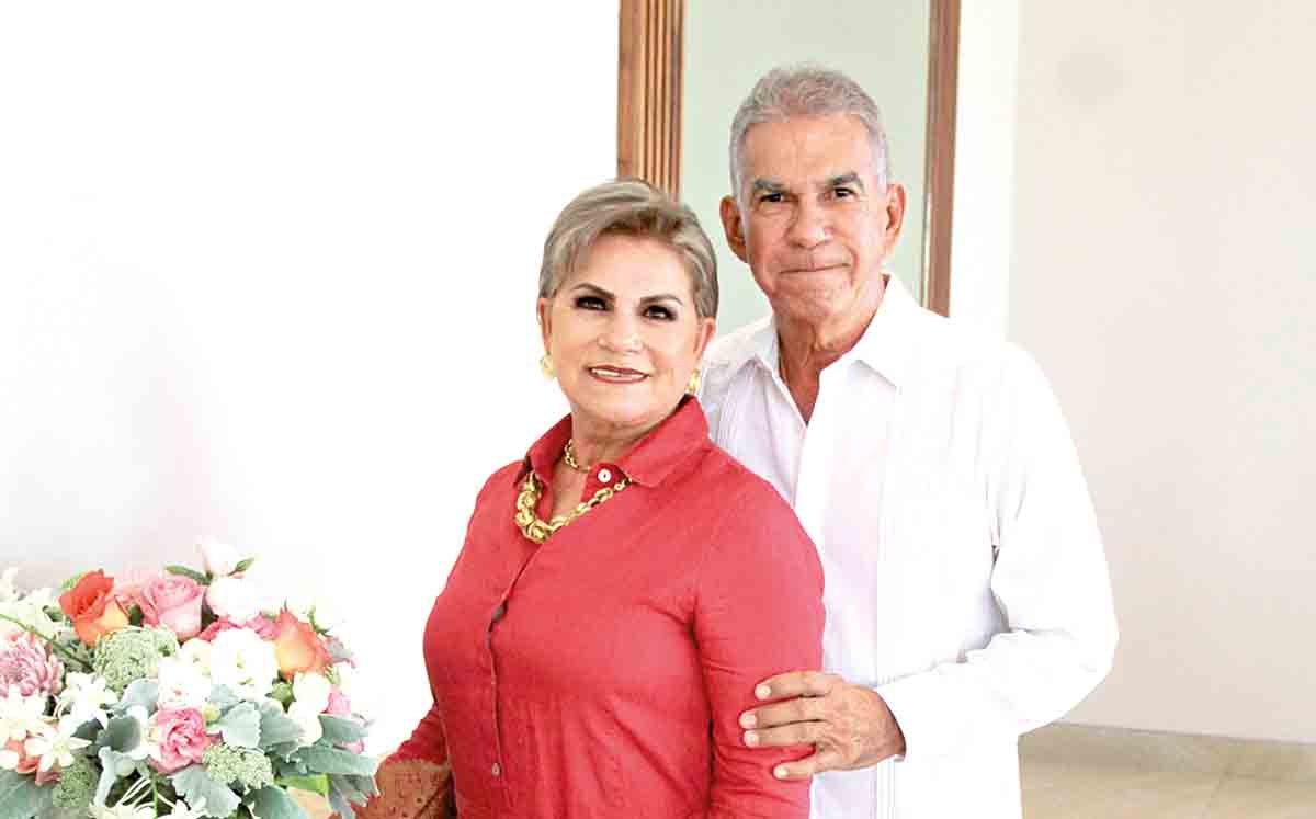 HILDA DEL ANGEL, la hermosa cumpleañera Y OSCAR GÓMEZ