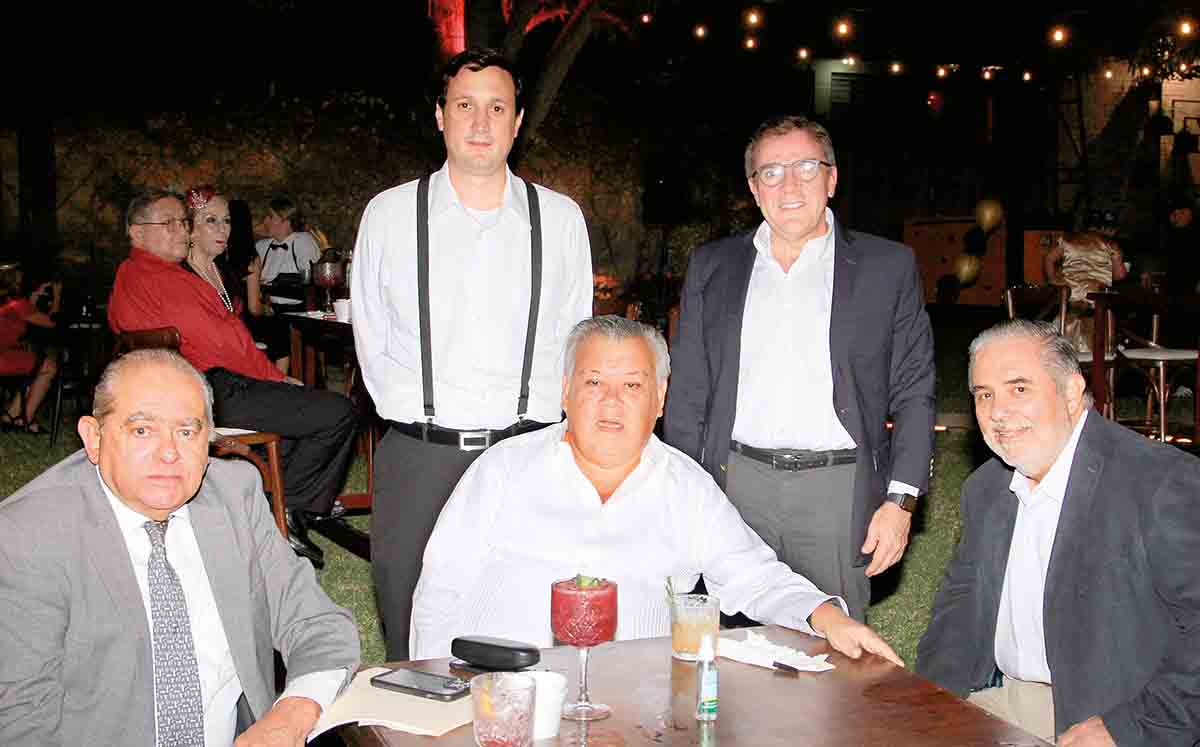IÑIGO FERNÁNDEZ, JUAN ANTONIO SOLBES, DAVID GÓMEZ, RAFAEL GONZÁLEZ Y JOSÉ VELAZQUEZ presentes en el Día del Médico
