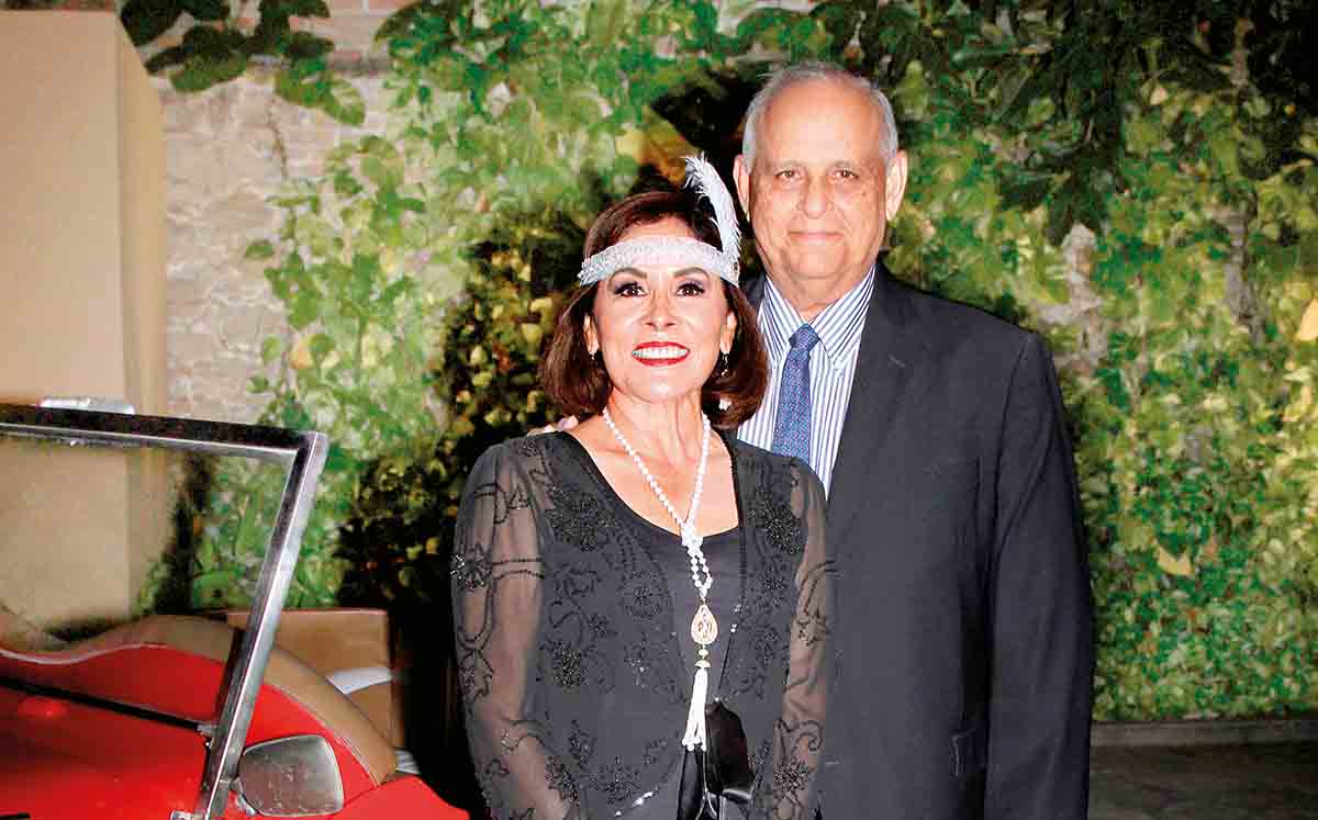 SILVIA DE MELO Y MANUEL MELO lucen felices bajo nuestra lente