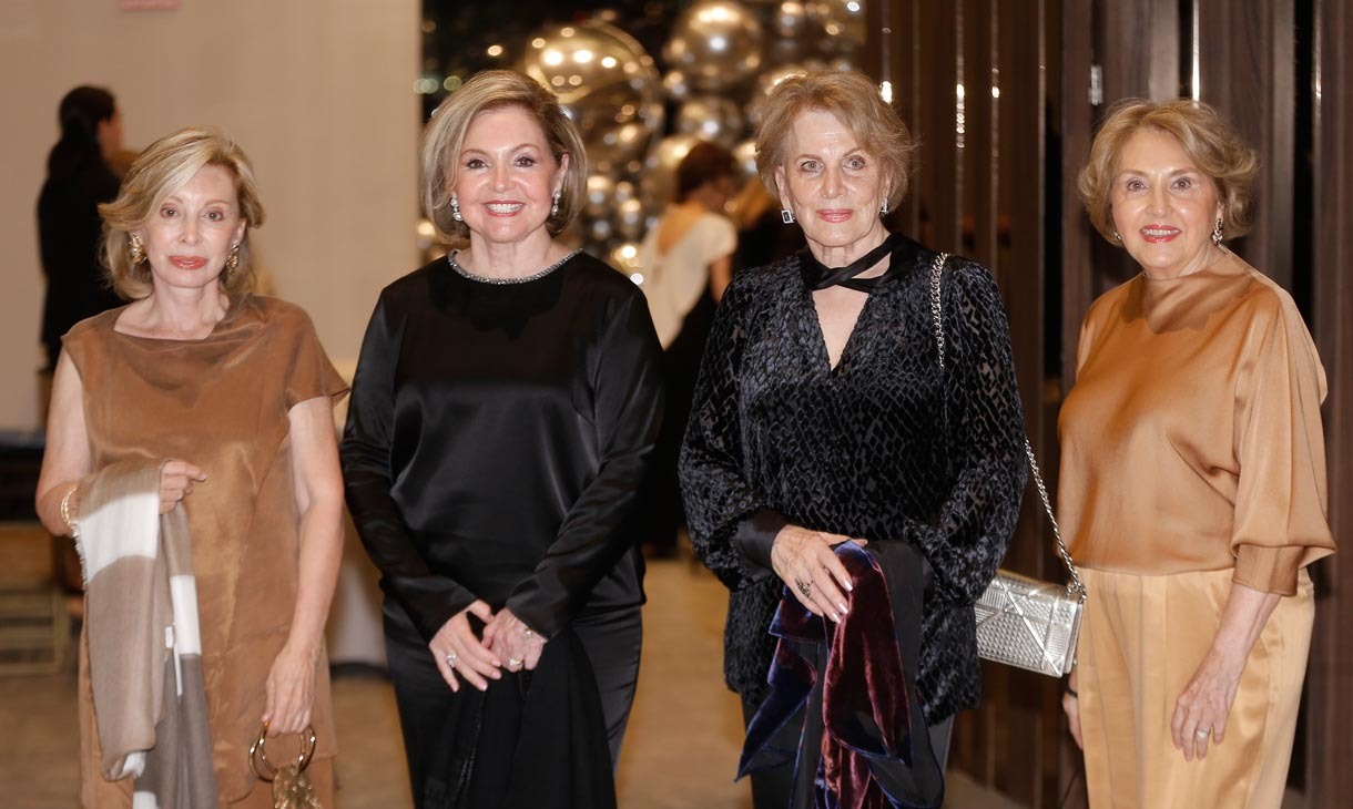 Anita Montes de Oca, Alicia Fernandez, Teresa Blancaso y Lolyna Treviño