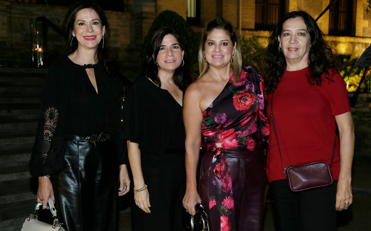 Adriana Ballesteros de Garza, Myriam Vela de Canales, Alejandra Vela de Torres y Gabriela Grajeda de Guzmán / Foto: Omar Valdez