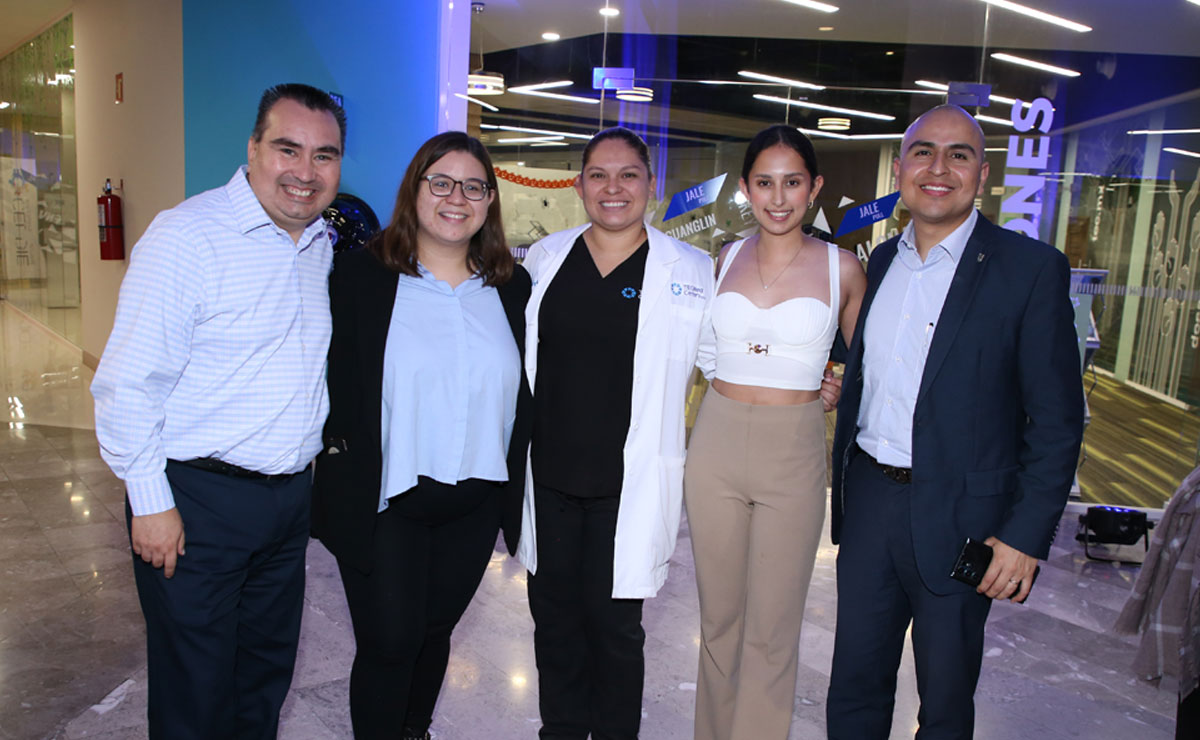 Ernesto, Cassandra, Martha, Carmen y Juan