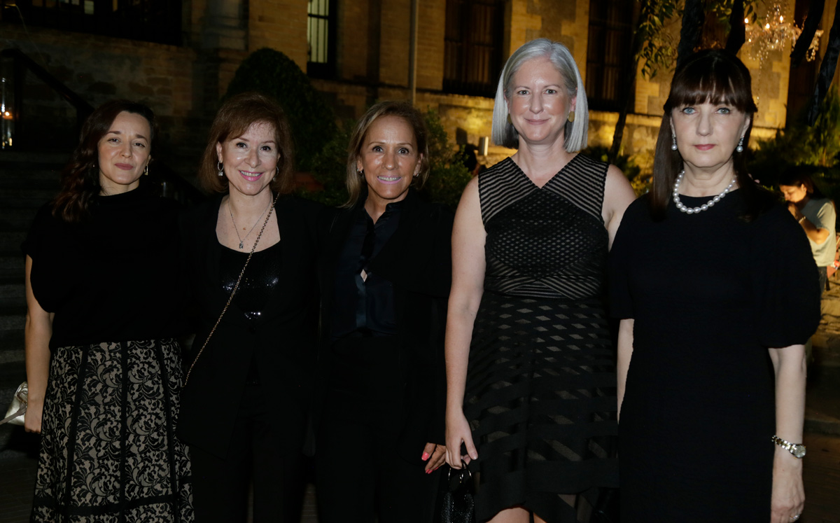 Yolanda Falcón, Ofelia Treviño, Gina Manautou, Sandra Shaddick y Mónica Náder de Casán / Foto: Omar Valdez