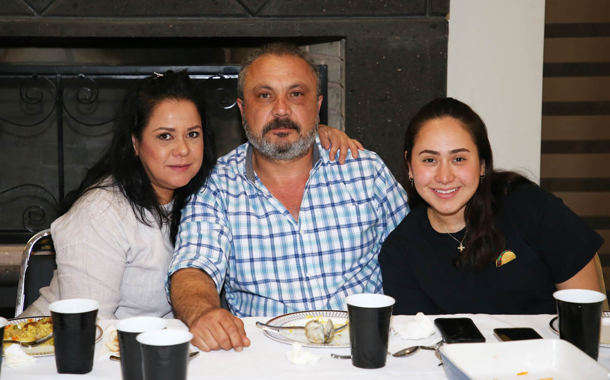 Geny, Omar y Camila