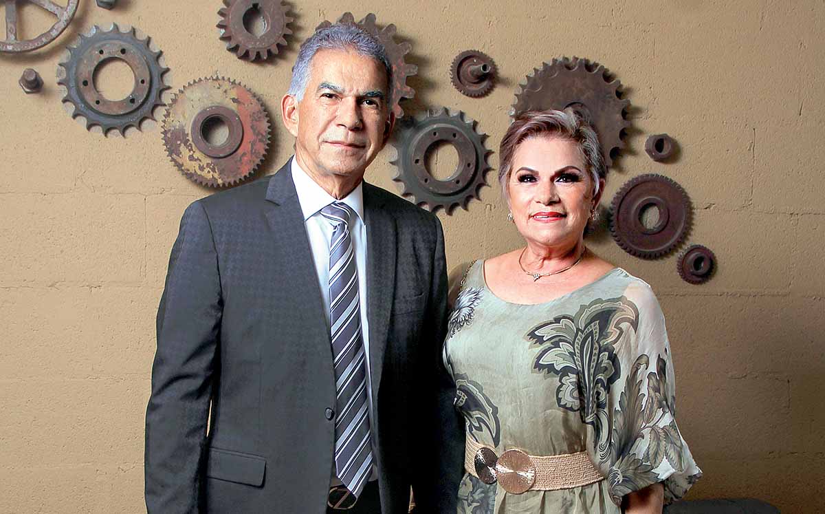 ÓSCAR GOMEZ E HILDA DEL ÁNGEL estuvieron presentes en los premios
