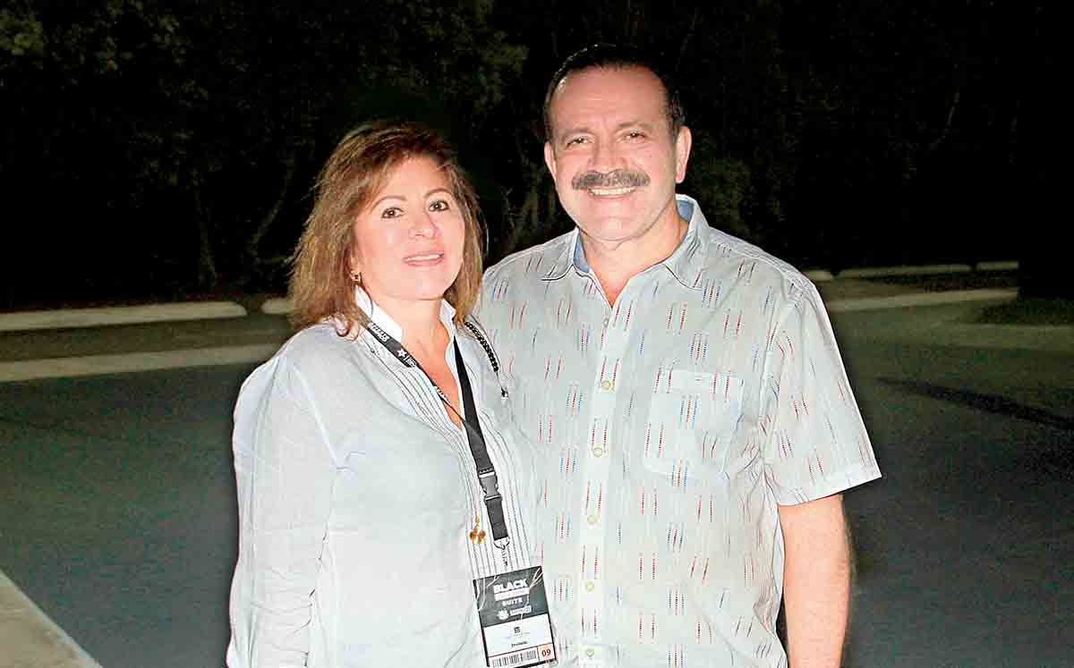 SUSANA DE TERÁN Y JOSÉ LUIS TERÁN nos regalaron sus mejores sonrisas en el Abierto de Tenis